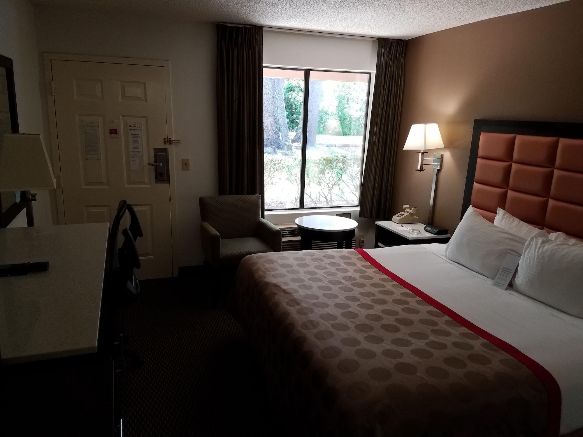 Ramada By Wyndham Temple Terrace/Tampa North Hotell Exteriör bild