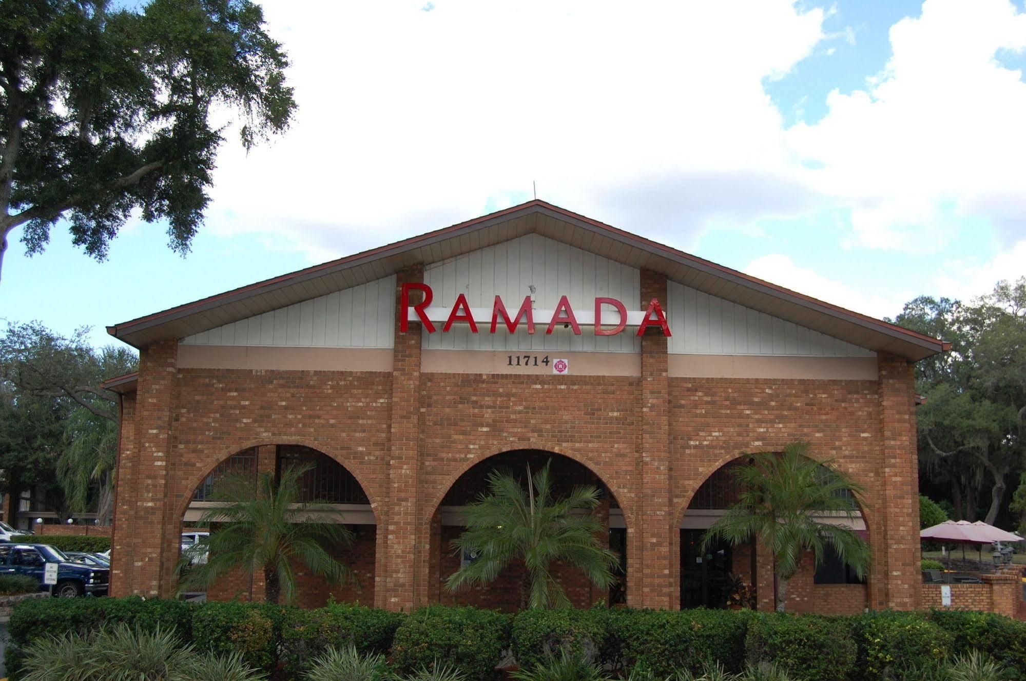 Ramada By Wyndham Temple Terrace/Tampa North Hotell Exteriör bild