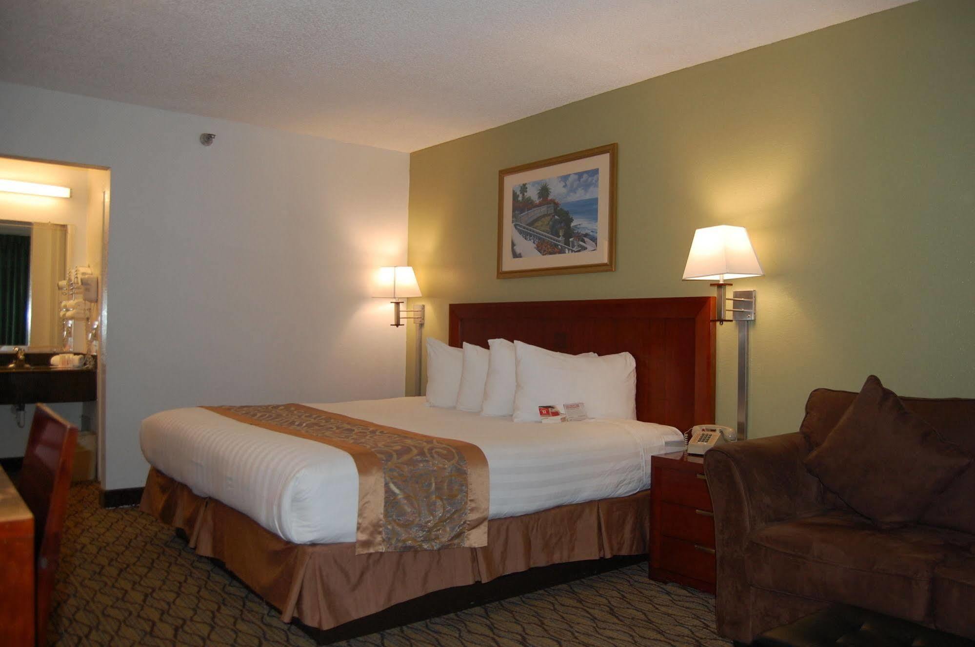 Ramada By Wyndham Temple Terrace/Tampa North Hotell Exteriör bild