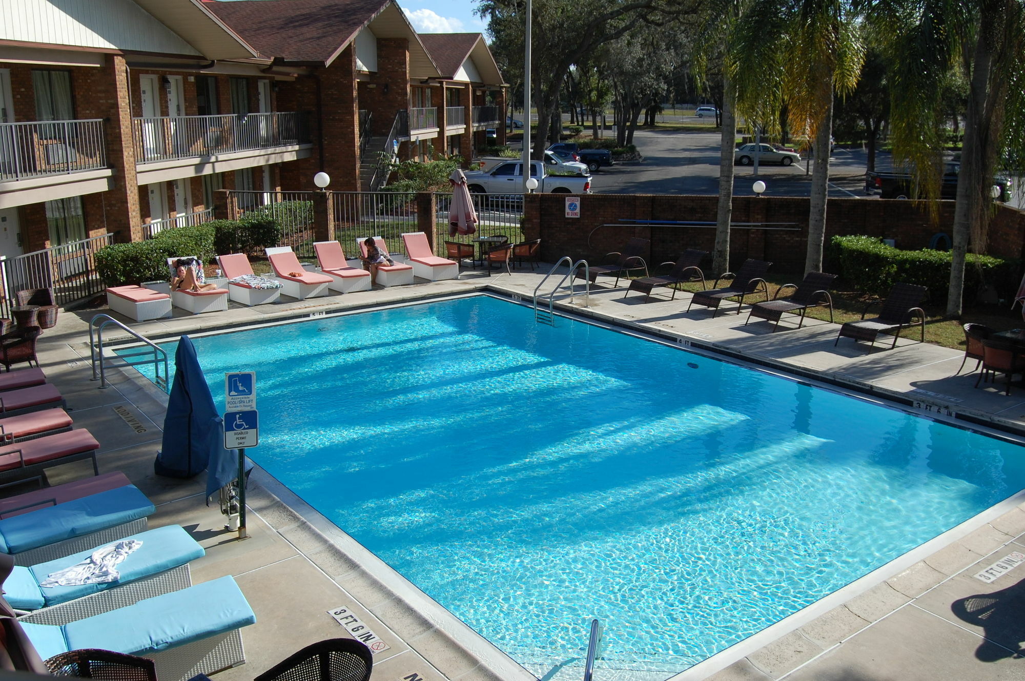 Ramada By Wyndham Temple Terrace/Tampa North Hotell Exteriör bild
