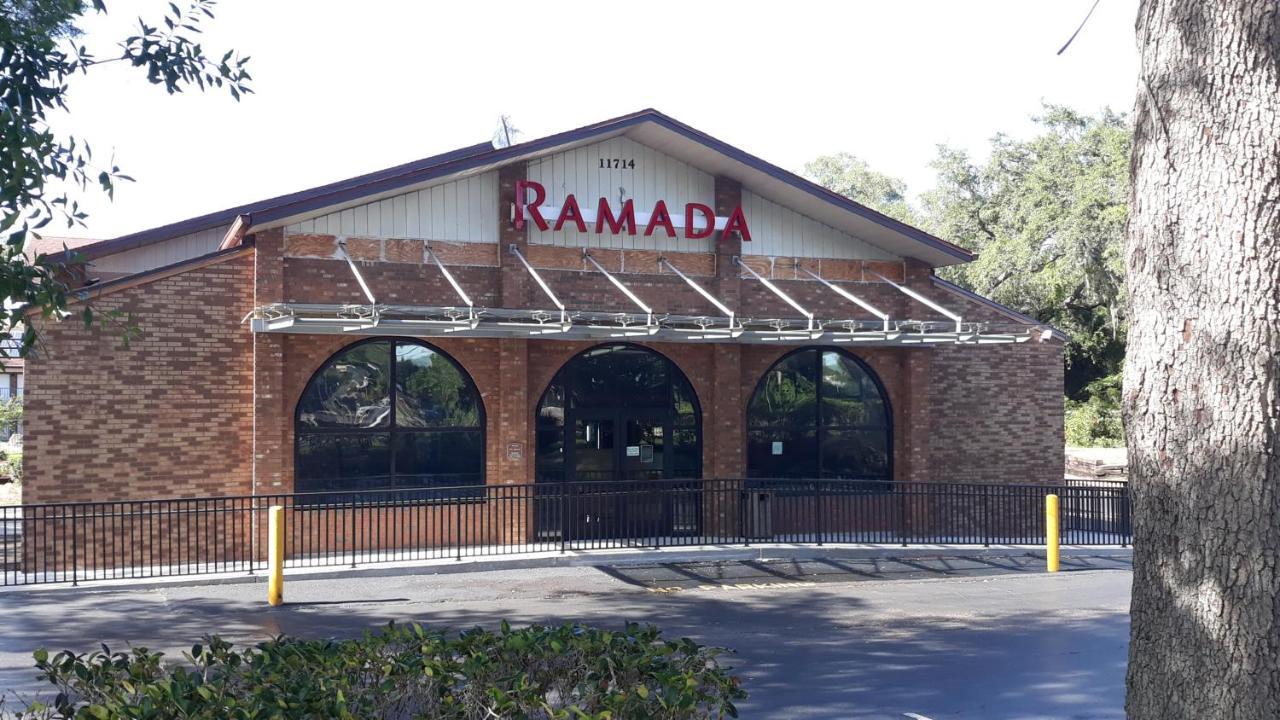 Ramada By Wyndham Temple Terrace/Tampa North Hotell Exteriör bild