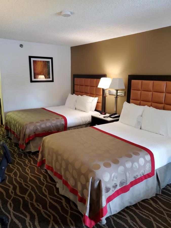 Ramada By Wyndham Temple Terrace/Tampa North Hotell Exteriör bild