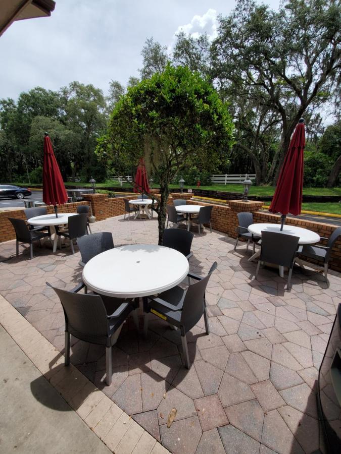 Ramada By Wyndham Temple Terrace/Tampa North Hotell Exteriör bild